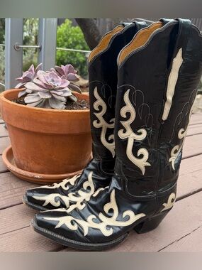 SOLD!! Lucchese Classics Black & Cream Inlay Cowboy Boots – Handmade – Size 8